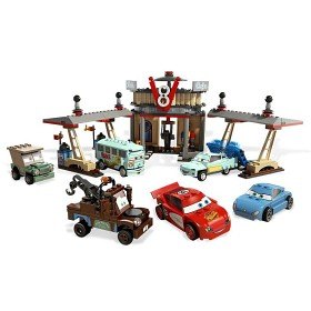 Bild på Lego Cars - Flos V8 Café 8487