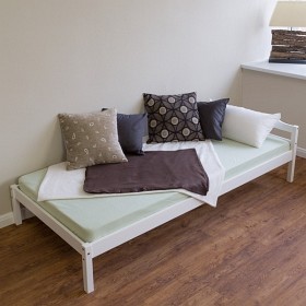 Bild på 3FT single bed Solid pine wooden frame bed Kids childrens Daybed white guestbed