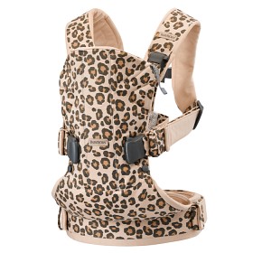 Bild på BabyBjörn Bärsele One Bomull (Beige Leopard)