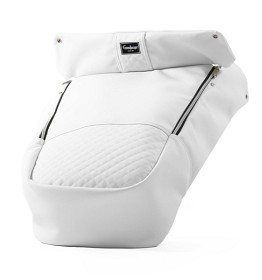 Bild på Emmaljunga Fotsack NXT Ergo De Luxe 2023 (Polar White Leatherette)