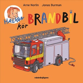 Bild på Halvan kör brandbil