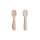 Mushie Matningssked Baby 2-pack (Blush/Shifting Sand)
